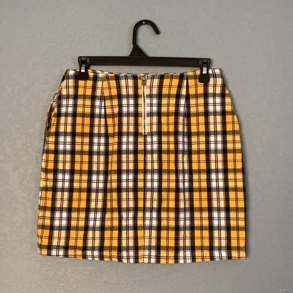 Hollister Ultra High-Rise Plaid Skirt (with pockets!) ~ Size Medium ~ Yellow - Picture 3 of 9
